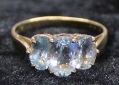 9ct gold 3 stone aquamarine dress ring, size R, 2.56g