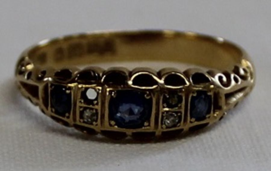 18ct gold sapphire & diamond ring 2.66g (diamond missing) - ring size M/N