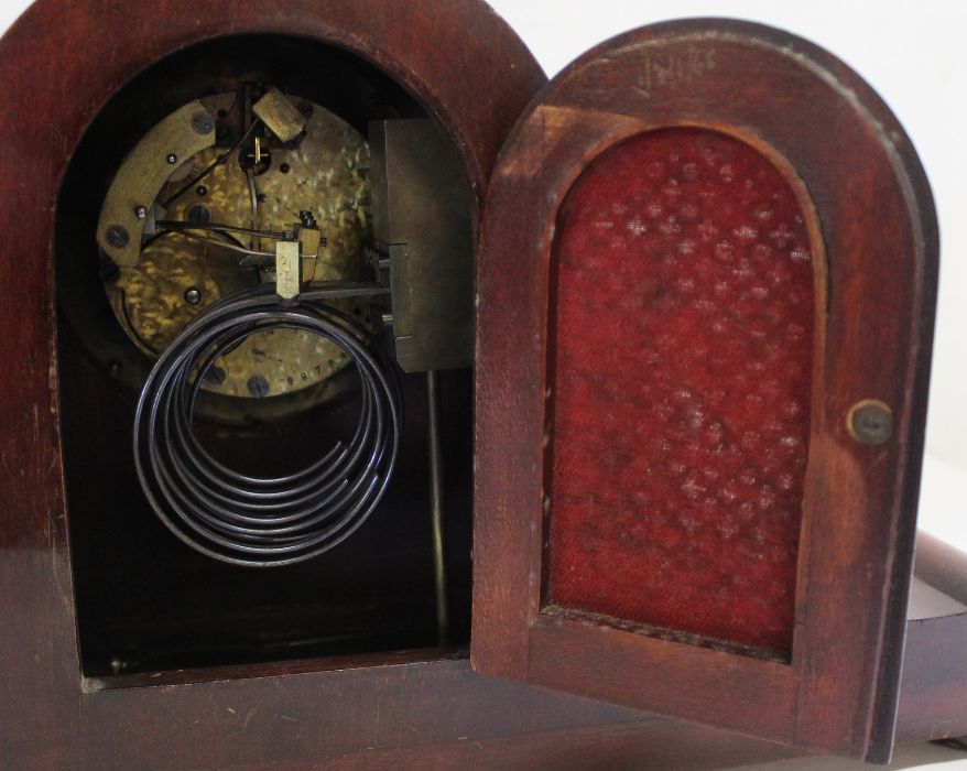Edwardian Napoleon hat mahogany mantel clock with silver dial - Image 3 of 3