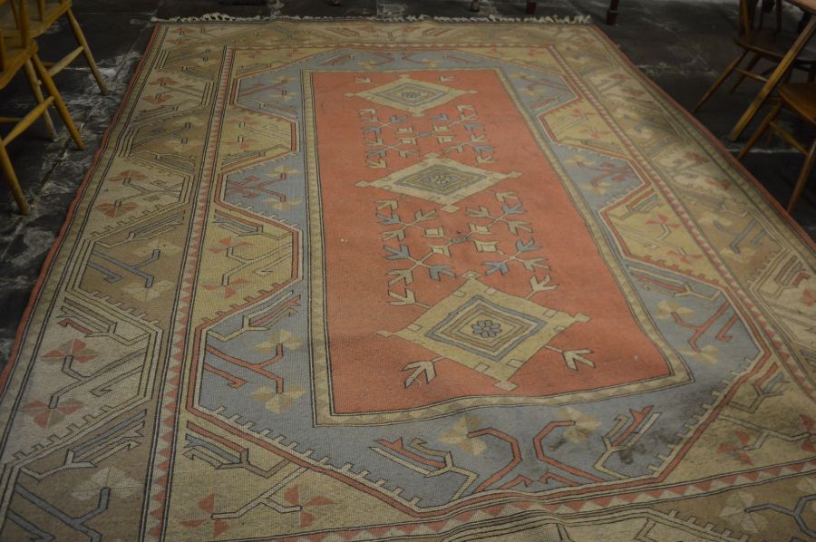 Large Turkish wool carpet 356cm by 272cm - Image 3 of 3