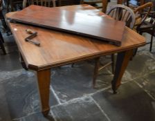 Early 20th century mahogany dining table with additional leaf & winder extending to 150cm by 105cm