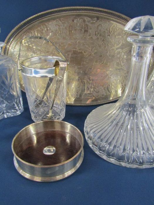 Viners silver plate tray with cased pattern also ship's decanter, 2 square decanters, Claret jug, - Image 3 of 4