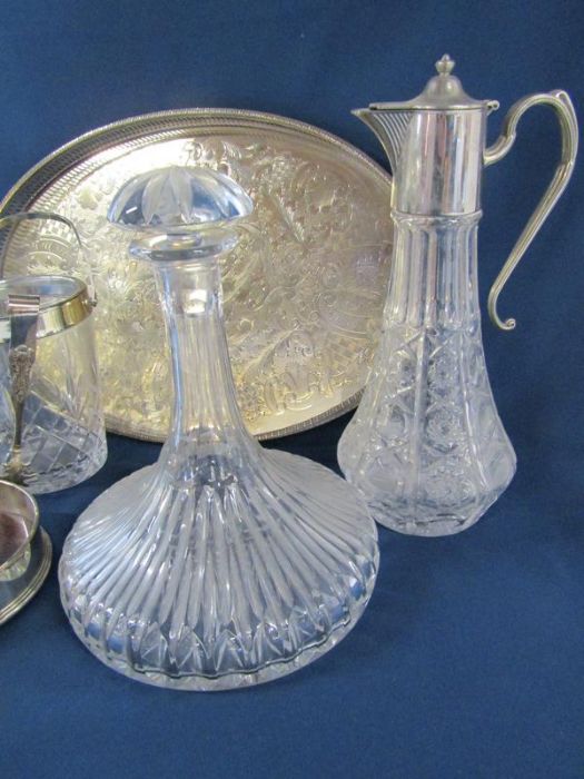 Viners silver plate tray with cased pattern also ship's decanter, 2 square decanters, Claret jug, - Image 4 of 4