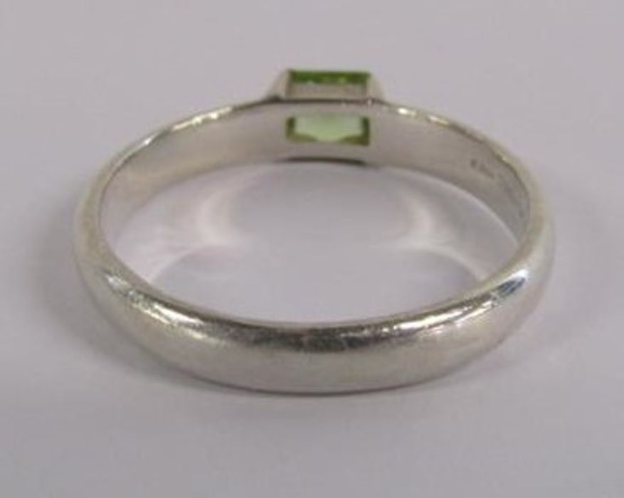 Tiffany & Co square stack silver ring with peridot stone - original receipt - ring size P - Image 3 of 7