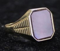 Tested as gold (ct uncertain) signet ring 4.4g, size U / V