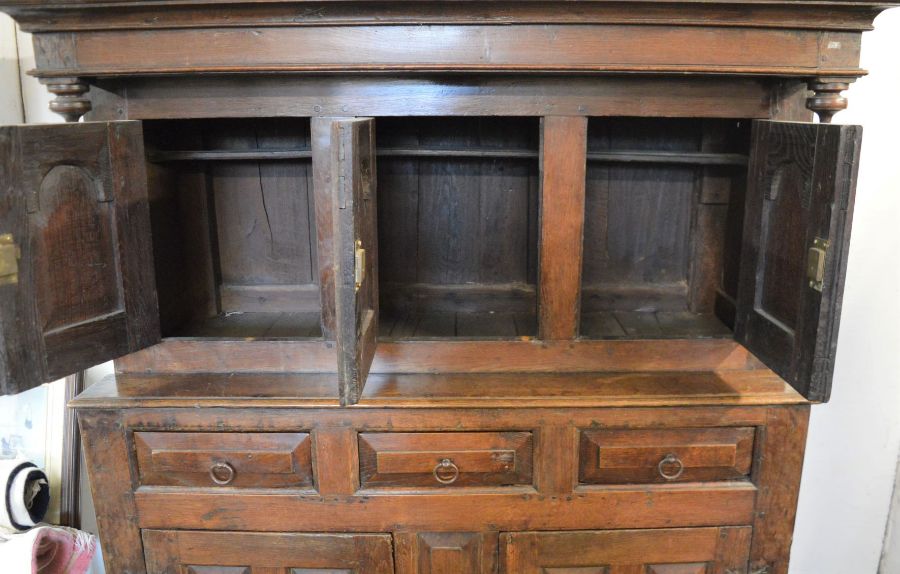 18th century oak court cupboard Ht 176cm W 137cm D 62cm - Image 4 of 5