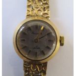 9ct gold ladies Accurist watch - total weight (without workings) 8.4g - with box (damaged and