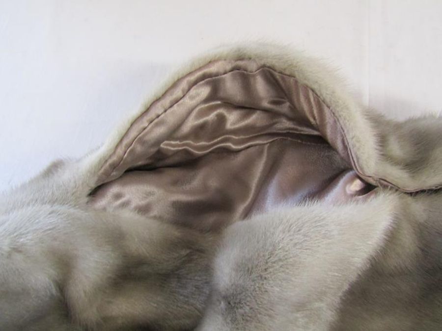 Fur coat and 2 fur stoles grey one with lined collar - Image 3 of 6