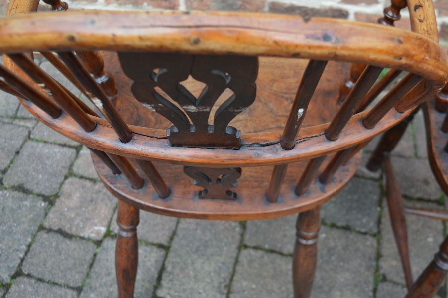 *2 near pair Victorian yew wood Windsor chairs with straight stretchers .  This lot is subject to - Image 2 of 4