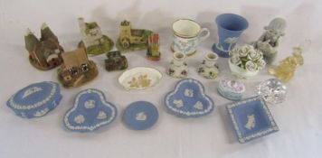 Collection of items including Lilliput Lane, Wedgwood Blue Jasper, Venetian glass rabbit, cut