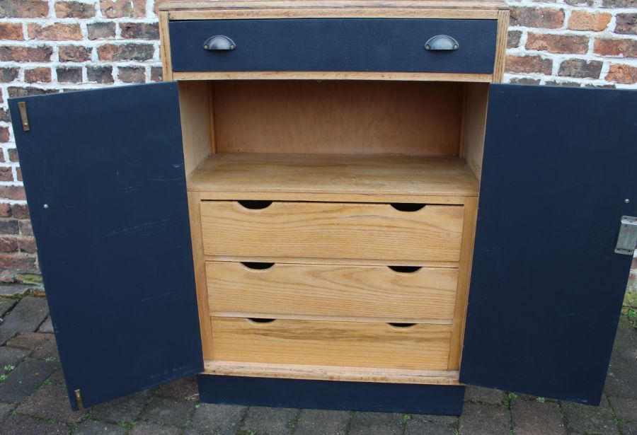 Modern oak linen press / storage cupboard / side cabinet - Image 2 of 2