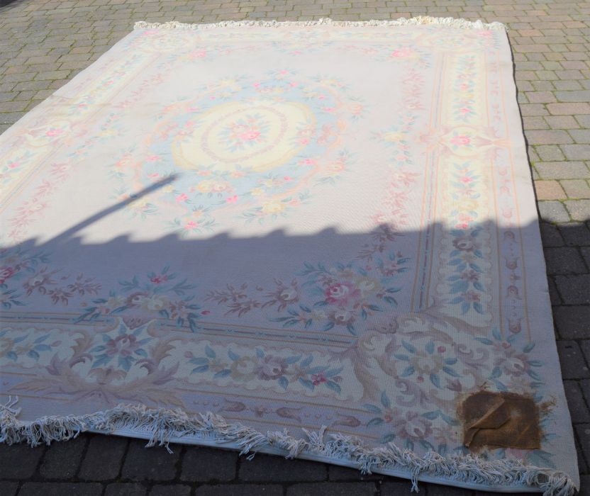 Large Chinese wool carpet 366cm by 274cm - Image 3 of 3