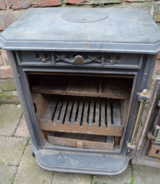 Cast iron solid wood burner (requires glass panel) - Image 2 of 2
