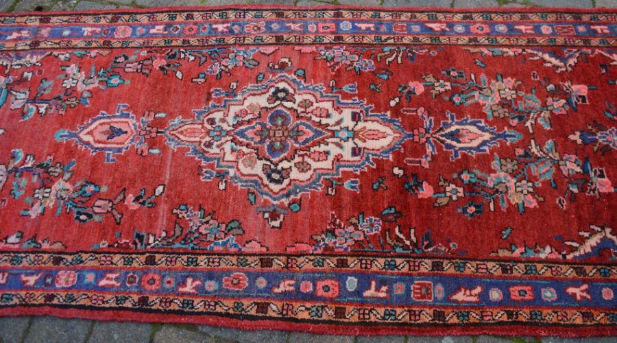 Red ground Persian Hamadan runner carpet 315cm by 108cm - Image 2 of 2