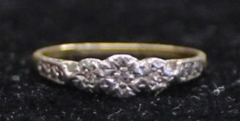 18ct gold, platinum & diamond chip ring, 1.83g, size O