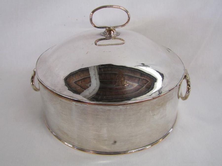 Collection of silver plate to include muffin warmer, ice bucket, carving rests, spoons etc - Image 6 of 9