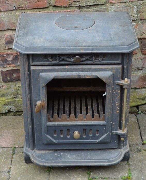 Cast iron solid wood burner (requires glass panel)