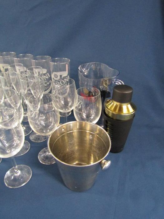 Collection of bar glasses includes Peroni pints and halves, Jack Rabbit, Biere Noel, Bessacar etc - Image 4 of 5