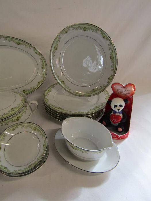 Noritake Raleigh plates, bowls, serving plate, tureen, sauce boat etc - Image 4 of 4