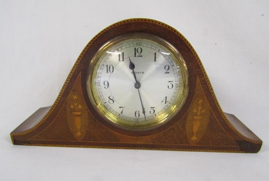 8 day mantel clock with inlaid decoration, ships wheel nut cracker, wooden carved heads and - Image 2 of 5