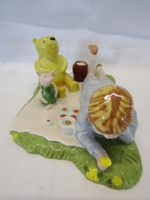 2 Royal Doulton limited edition Winnie The Pooh figurines: "Summer's Day Picnic" 960 / 5000 & "I' - Image 6 of 12