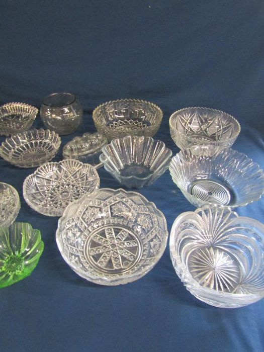 Large collection of glassware includes pint and half pint tankards and bowls etc - Image 4 of 5