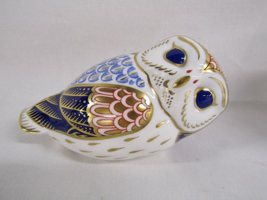 Royal Crown Derby owl paperweight - Imari Evening star mug and Ave Maria limited edition angel - Image 2 of 5