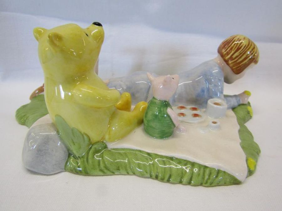 2 Royal Doulton limited edition Winnie The Pooh figurines: "Summer's Day Picnic" 960 / 5000 & "I' - Image 5 of 12