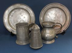 William Fasson & Robert Hitchman pewter plates, 2 pewter tankards and a hammered sugar dredger