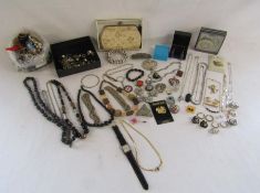 Collection of costume jewellery