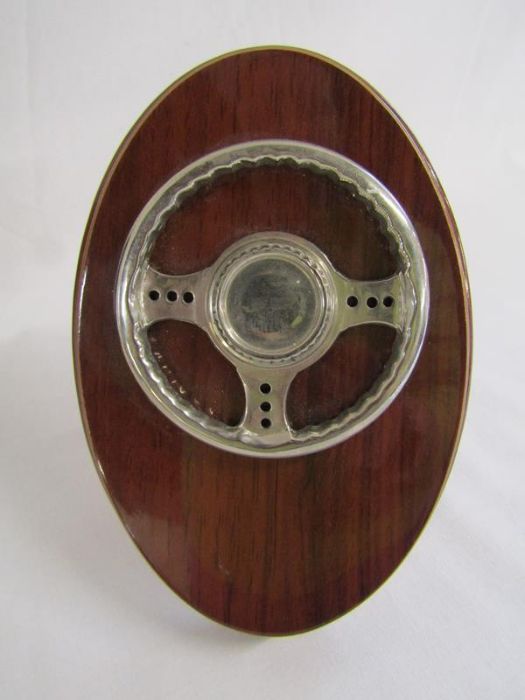 8 day mantel clock with inlaid decoration, ships wheel nut cracker, wooden carved heads and - Image 5 of 5