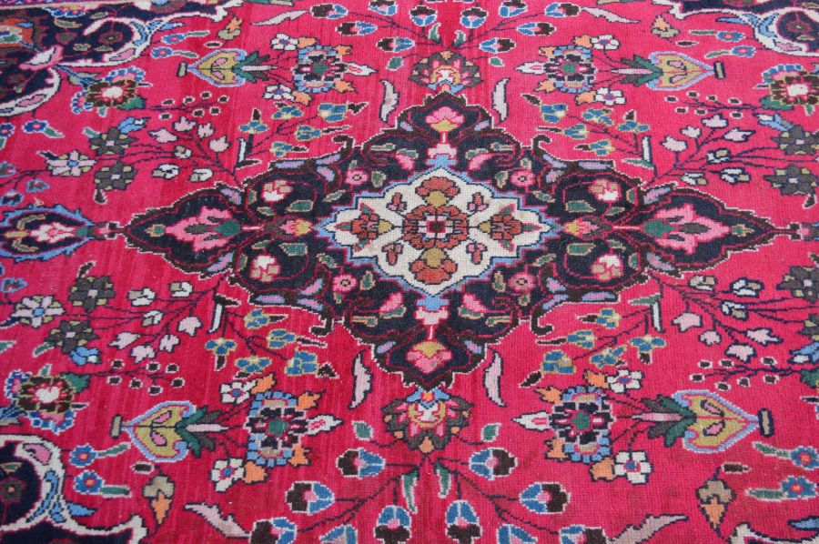 Hand woven multi ground full pile Persian Heriz carpet 252cm by 155cm - Image 2 of 3