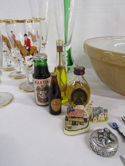 Gold rimmed glasses with hunt design, mixing bowl, alcoholic miniatures, Melbourne crystal shoe etc - Image 3 of 5