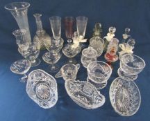 Mixed glassware to include vase, drinks glasses, grapefruit dishes, bottles etc