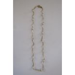 9ct gold necklace with pearls - total length 40cm - total weight 5.69g
