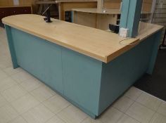 *Fitted 'L' shape shop front counter 228cm x 166cm (dismantling required)