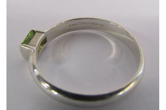 Tiffany & Co square stack silver ring with peridot stone - original receipt - ring size P - Image 6 of 7