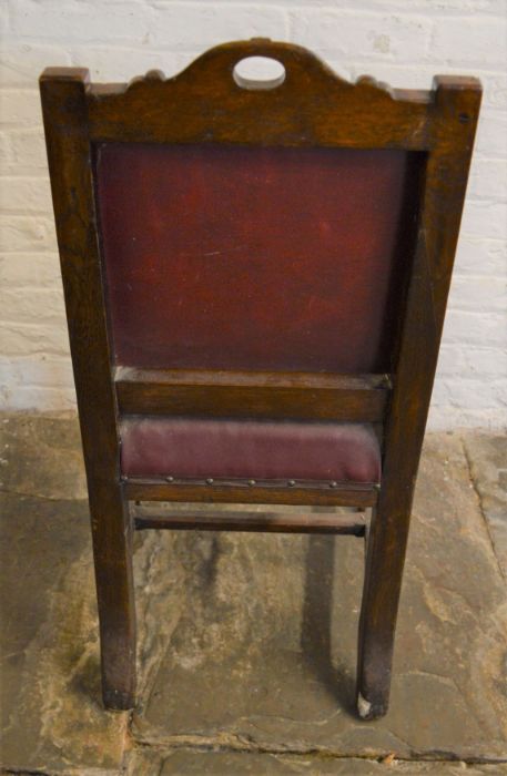 Sturdy early 20th century oak chair with the motto Tam Marte Quam Minerva possibly from the - Image 4 of 5