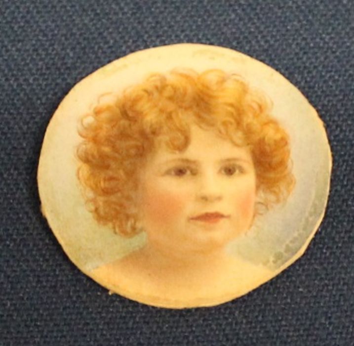 Pinchbeck locket on gold coloured chain containing miniature oil painting on ivorine panel depicting - Image 3 of 3