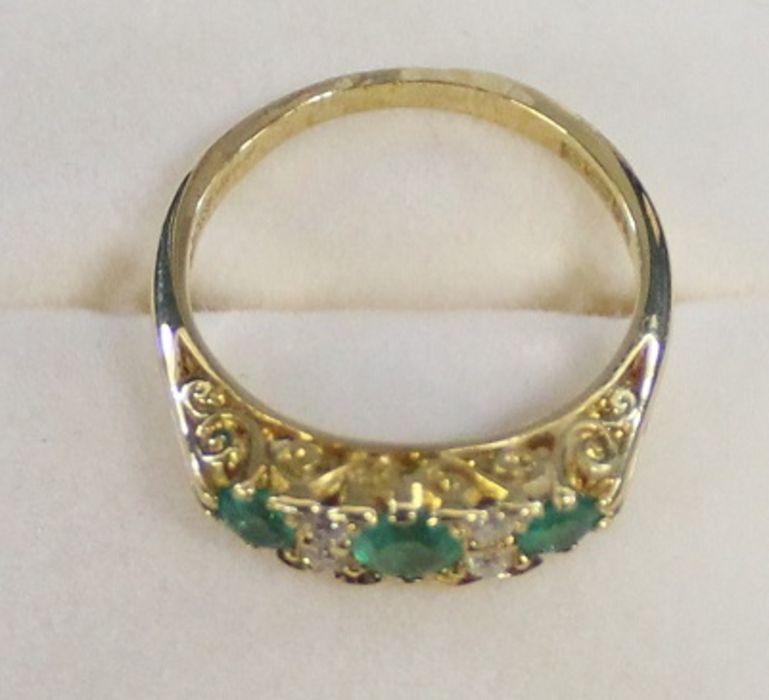 18ct gold three stone emerald & diamond gypsy ring size M / N 3.9g - Image 2 of 2