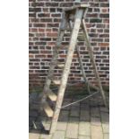 Wooden step ladders - 6 step approx. 151cm H