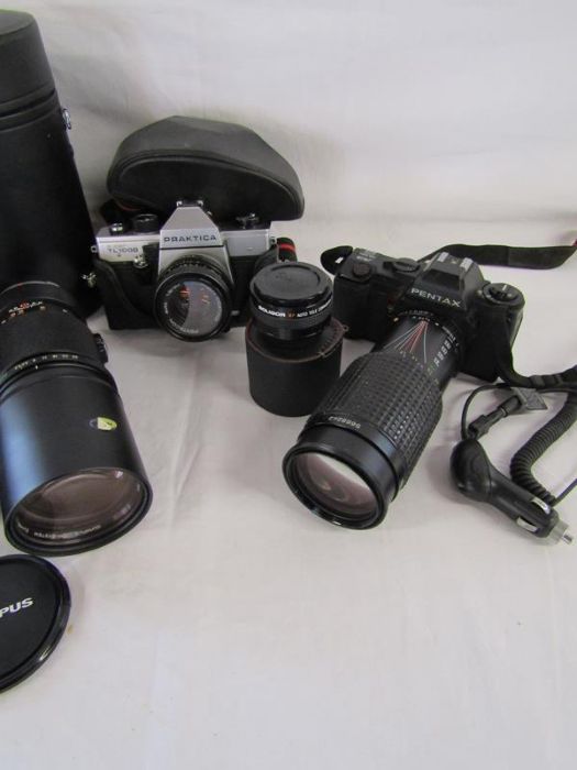 Cameras includes Olympus OM-2 camera with Vivitar macro focusing lens, Olympus Zuiko lens, Pentax A3 - Image 3 of 14