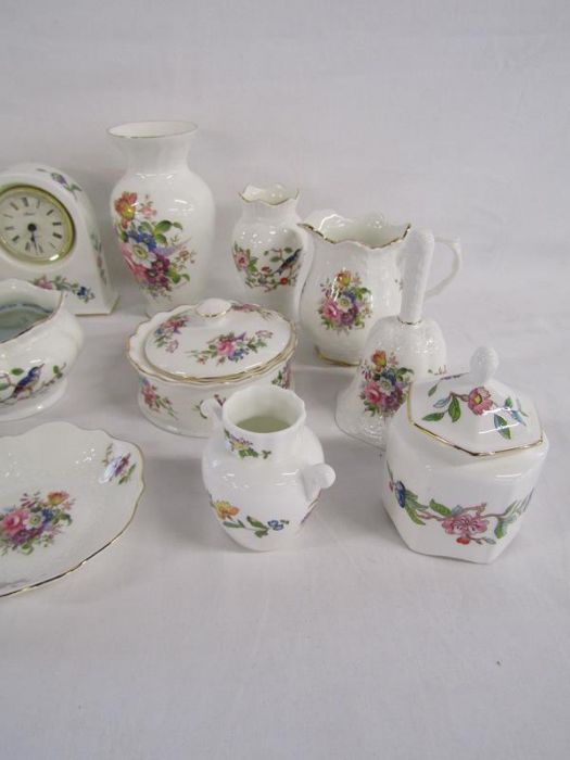 Selection of Aynsley includes Pembroke, Howard Sprays, Cottage Garden - Image 4 of 4