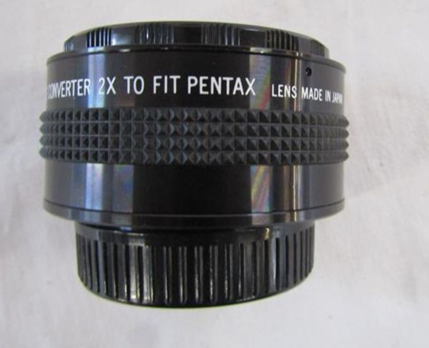 Cameras includes Olympus OM-2 camera with Vivitar macro focusing lens, Olympus Zuiko lens, Pentax A3 - Image 12 of 14