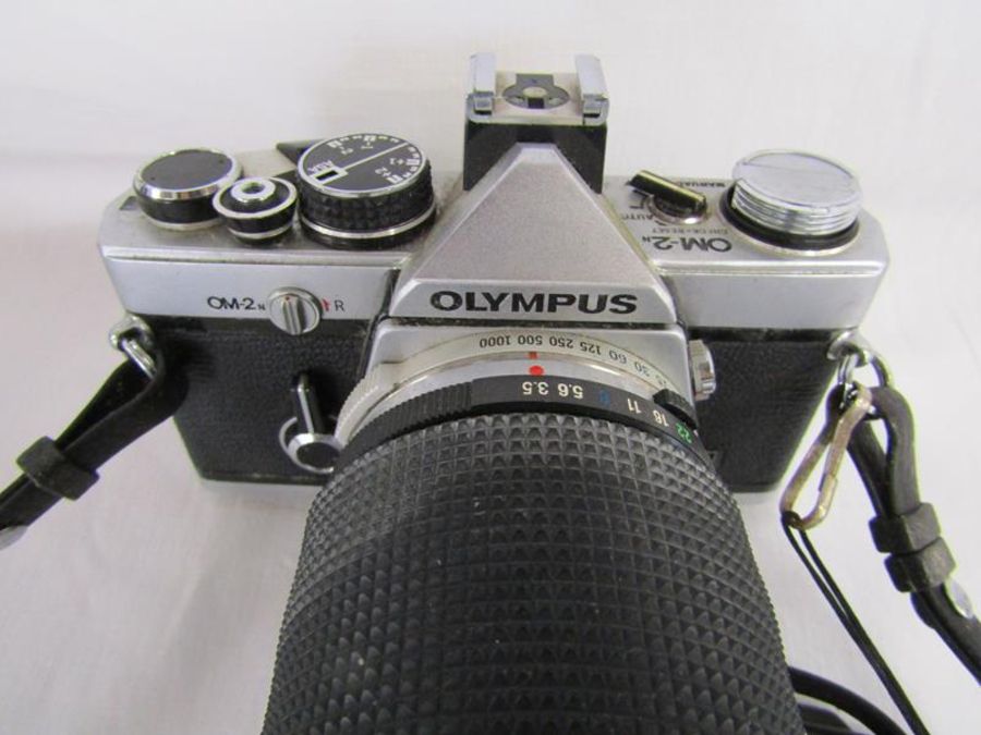 Cameras includes Olympus OM-2 camera with Vivitar macro focusing lens, Olympus Zuiko lens, Pentax A3 - Image 4 of 14