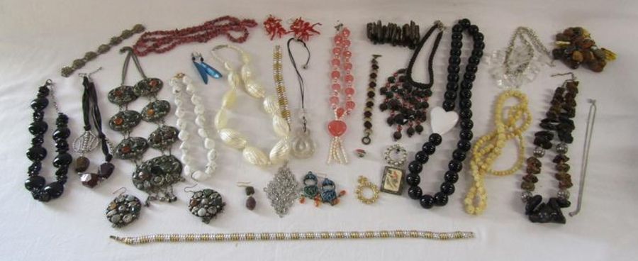 Collection of costume jewellery