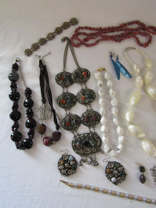 Collection of costume jewellery - Image 2 of 4