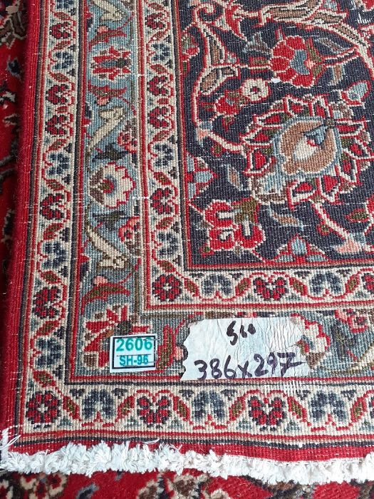 Large red ground Iranian Kashan province carpet with floral pattern 3.86m x 2.97m - Image 3 of 3