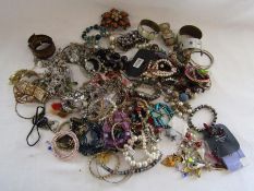 Mixed collection of costume jewellery