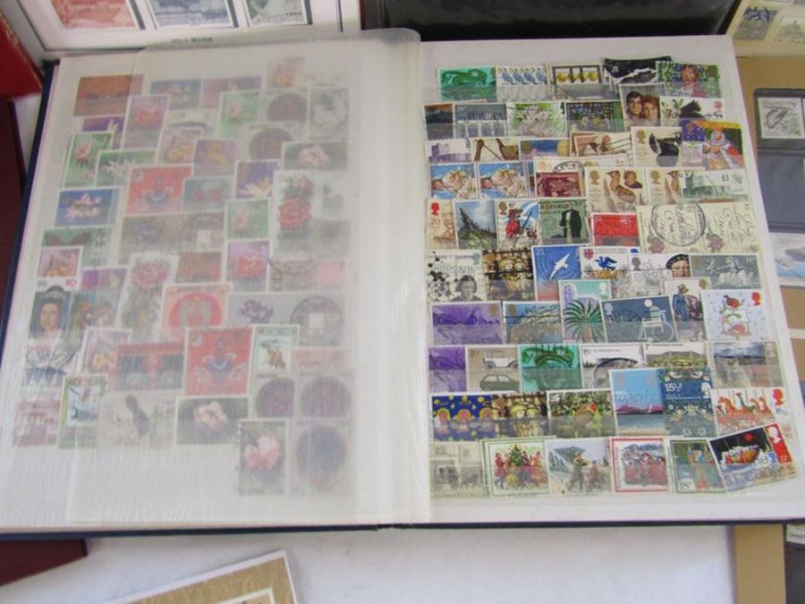 Collection of stamp albums includes The New Zealand stamp collection (still sealed), 2002 China - Image 7 of 9